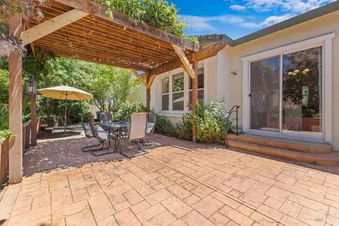 Exterior - 1593 Reiman Ln, Windsor, CA 95492 photo 4 of 5