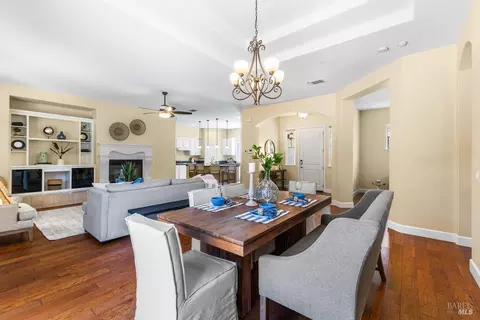 Dining - 1593 Reiman Ln, Windsor, CA 95492 photo 3 of 3