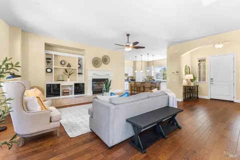 Living - 1593 Reiman Ln, Windsor, CA 95492 photo 1 of 4