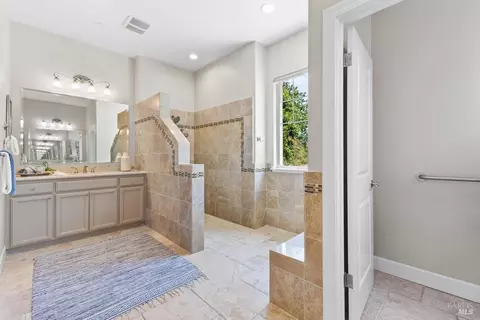 Bath - 1593 Reiman Ln, Windsor, CA 95492 photo 1 of 5