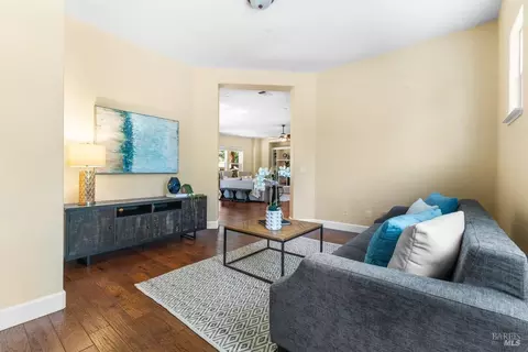 Living - 1593 Reiman Ln, Windsor, CA 95492 photo 4 of 4