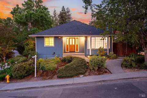 900 Caton Ct, Sonoma, CA 95476