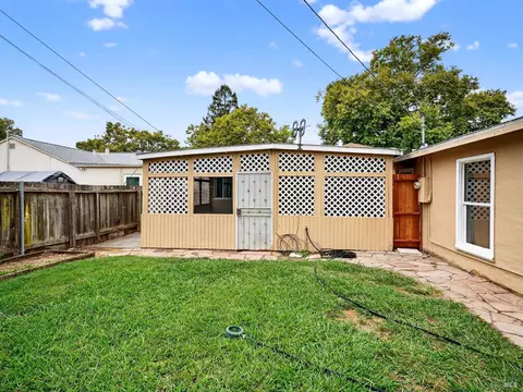Exterior - 1066 Caldwell Ave, Vallejo, CA 94591 photo 7 of 8