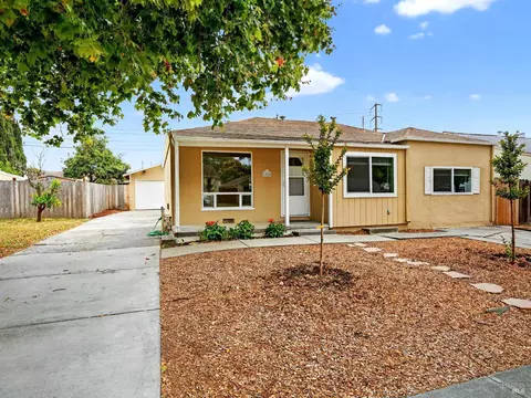 Exterior - 1066 Caldwell Ave, Vallejo, CA 94591 photo 2 of 8