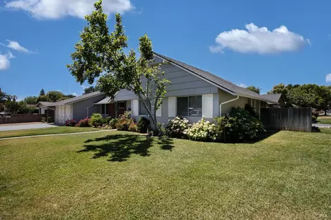 100 Ramona St, Vacaville, CA 95688 photo 2