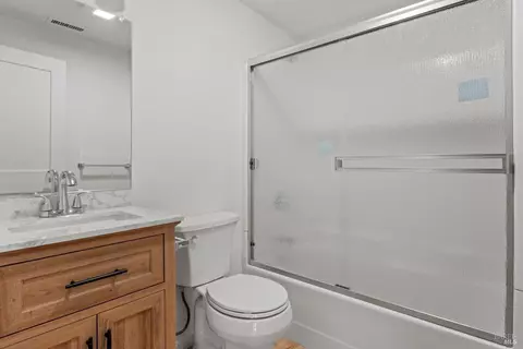 Bath - 755 Central Ave, Willits, CA 95490 photo 1 of 3