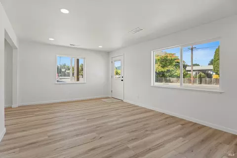Living - 755 Central Ave, Willits, CA 95490 photo 3 of 5