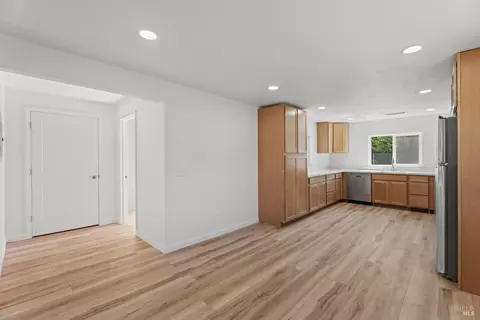 Entry Way - 755 Central Ave, Willits, CA 95490 photo 1 of 1