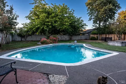 2417 San Joaquin Ct, Santa Rosa, CA 95401
