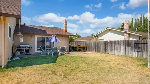 Exterior - 2875 Carmel Way, Fairfield, CA 94534 photo 11 of 16