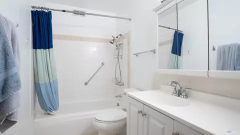 Bath - 2875 Carmel Way, Fairfield, CA 94534 photo 4 of 4