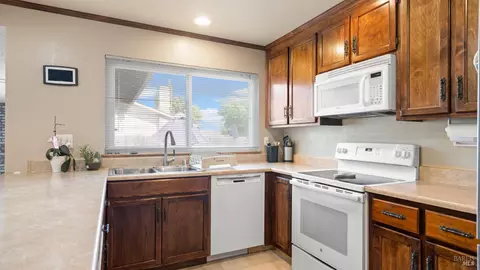 Kitchen - 2875 Carmel Way, Fairfield, CA 94534 photo 3 of 5