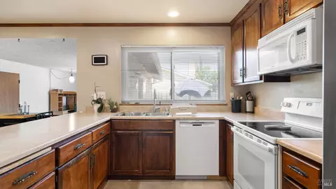 Kitchen - 2875 Carmel Way, Fairfield, CA 94534 photo 4 of 5