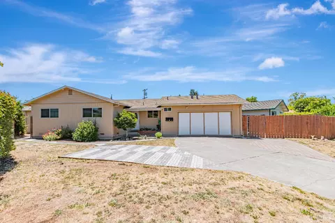 229 Arlen Dr, Rohnert Park, CA 94928