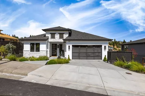 3708 Llyn Glaslyn Pl, Santa Rosa, CA 95403