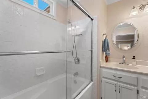 Bath - 2650 Old River Rd, Ukiah, CA 95482 photo 3 of 5