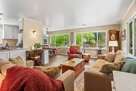 Living - 2650 Old River Rd, Ukiah, CA 95482 photo 3 of 4