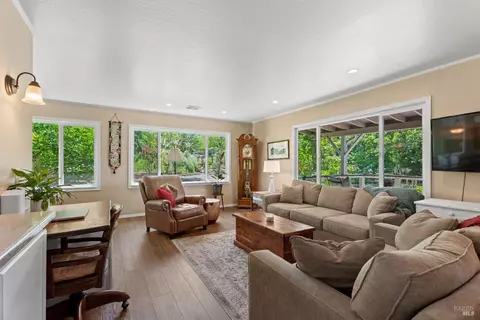 Living - 2650 Old River Rd, Ukiah, CA 95482 photo 2 of 4