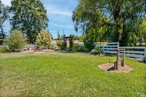 Exterior - 2650 Old River Rd, Ukiah, CA 95482 photo 17 of 22