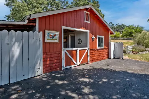 Exterior - 2650 Old River Rd, Ukiah, CA 95482 photo 14 of 22