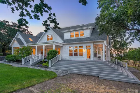 241 Royal Ct, Santa Rosa, CA 95401