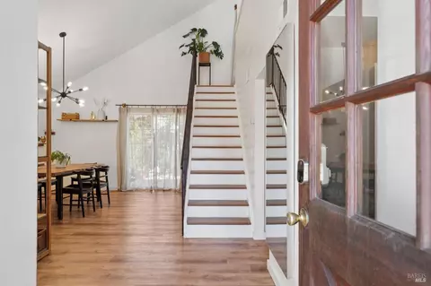 1460 Serpilio Way, Petaluma, CA 94954