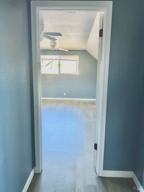 Entry Way - 401 E Alaska Ave, Fairfield, CA 94533 photo 4 of 5
