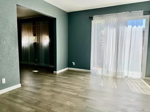 Living - 401 E Alaska Ave, Fairfield, CA 94533 photo 7 of 7