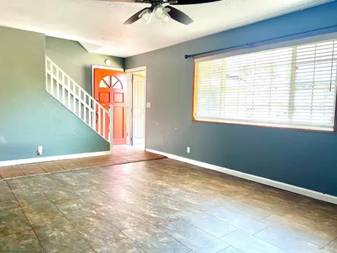 Living - 401 E Alaska Ave, Fairfield, CA 94533 photo 6 of 7