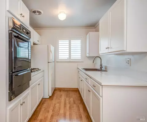 Kitchen - 1539 Sereno Dr, Vallejo, CA 94589 photo 2 of 2
