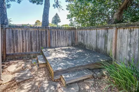 Exterior - 1539 Sereno Dr, Vallejo, CA 94589 photo 8 of 9