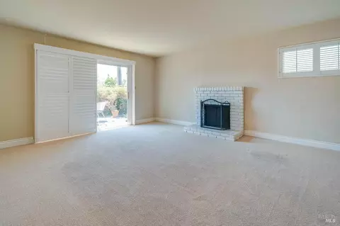 Living - 1539 Sereno Dr, Vallejo, CA 94589 photo 1 of 2