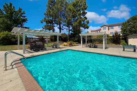 19 Lemon Tree Cir, Vacaville, CA 95687 photo 2