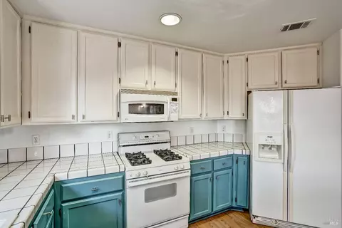 2139 Garnet Cir, Vallejo, CA 94591 photo 14