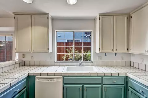 2139 Garnet Cir, Vallejo, CA 94591 photo 13