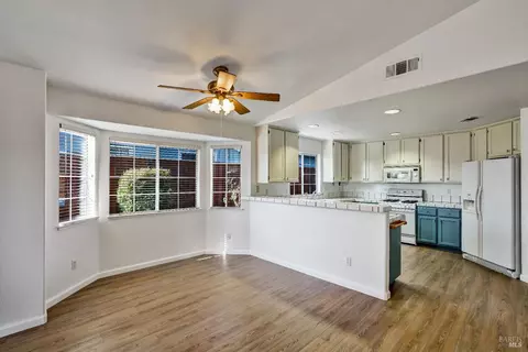 2139 Garnet Cir, Vallejo, CA 94591 photo 18