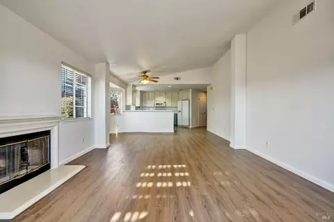 2139 Garnet Cir, Vallejo, CA 94591 photo 3