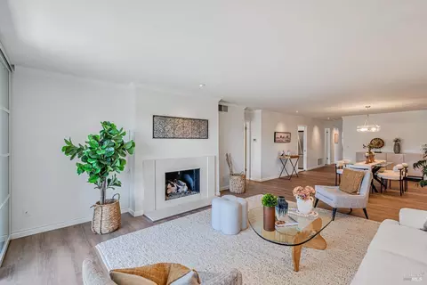 565 Via Casitas #15, Greenbrae, CA 94904