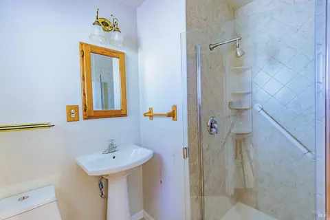 Bath - 324 Lamont Ct, Vallejo, CA 94591 photo 5 of 5