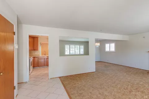 Living - 324 Lamont Ct, Vallejo, CA 94591 photo 1 of 8