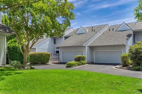 2791 Mcbride Ln #182, Santa Rosa, CA 95403