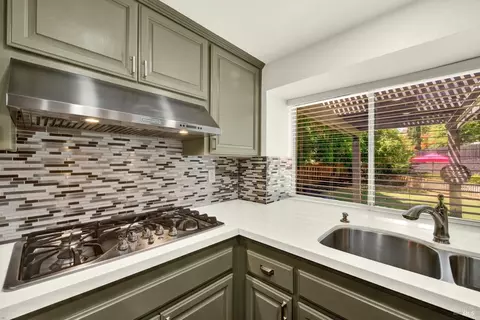 Kitchen - 1783 Gillespie Dr, Fairfield, CA 94534 photo 5 of 8