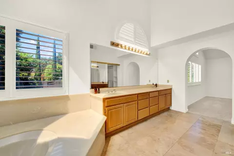 Bath - 1783 Gillespie Dr, Fairfield, CA 94534 photo 6 of 7