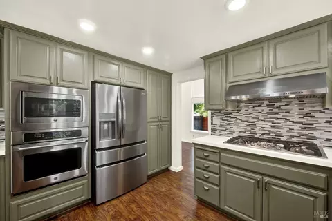 Kitchen - 1783 Gillespie Dr, Fairfield, CA 94534 photo 4 of 8