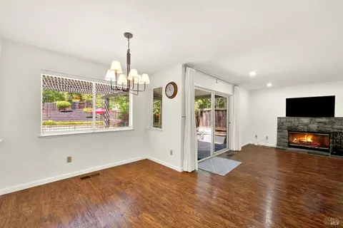 Living - 1783 Gillespie Dr, Fairfield, CA 94534 photo 7 of 13