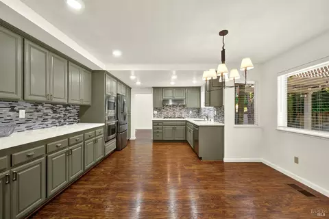 Kitchen - 1783 Gillespie Dr, Fairfield, CA 94534 photo 7 of 8