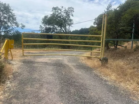 18040 Tomki Rd, Willits, CA 95490 photo 11