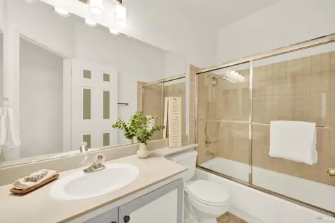 Bath - 601 Fox Pointe Rd, Vacaville, CA 95687 photo 1 of 5