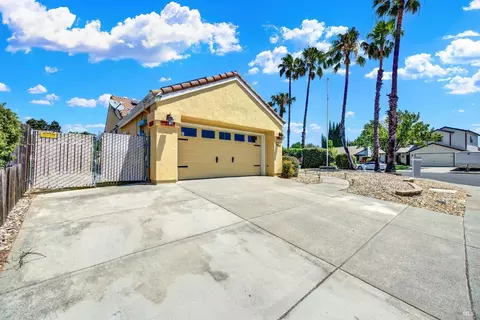 Exterior - 601 Fox Pointe Rd, Vacaville, CA 95687 photo 4 of 24