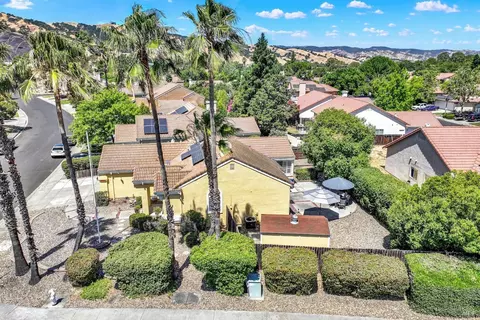 View/Area - 601 Fox Pointe Rd, Vacaville, CA 95687 photo 5 of 8